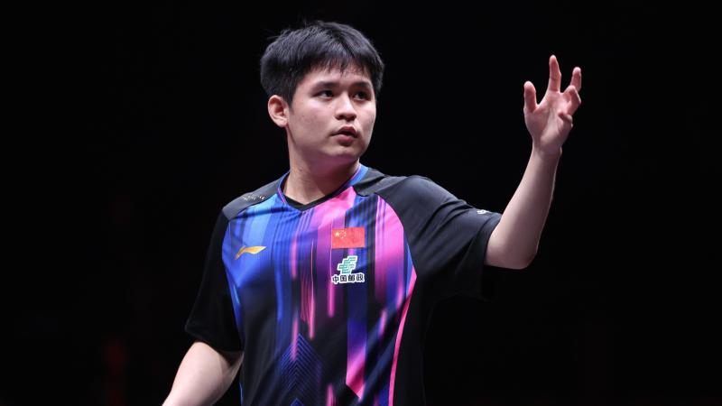 【狂暴打金】专属极品属性神装，小怪随便爆，满地光柱爽翻天！（【高能爆装】专属神装极品加持，小怪轻松出货，满场光柱看不停！）