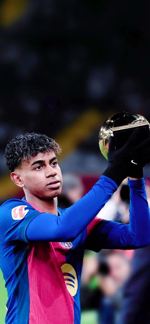 攻击方式似曾相识，皇社球迷骂屡次出格的苏契奇有唐氏综合征（攻击方式再现，皇社球迷对屡次出格的苏契奇发表歧视言论）